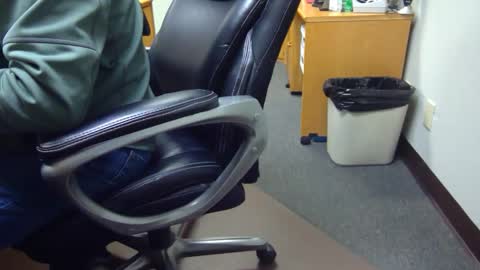 useemie online show from 12/31/24, 12:21