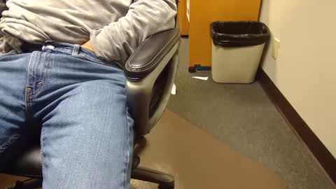 useemie online show from 12/31/24, 11:49