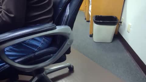 useemie online show from 11/20/25, 12:00