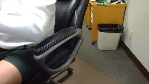 useemie online show from 04/27/26, 06:28