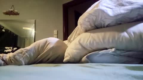 mia online show from 02/14/26, 04:15