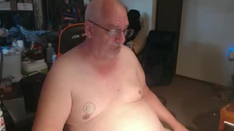 Snapshot of usgoober chatting on 05/06/26, 12:43 Eric online show from 05/06/26, 12:43