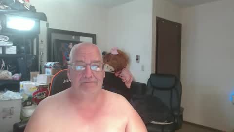 Snapshot of usgoober chatting on 05/12/26, 12:35 Eric online show from 05/12/26, 12:35