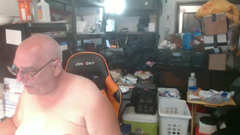 Snapshot of usgoober chatting on 06/08/26, 03:18 Eric online show from 06/08/26, 03:18
