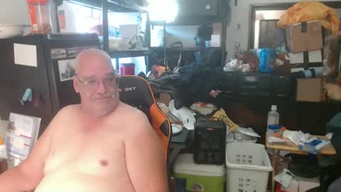 Snapshot of usgoober chatting on 06/09/26, 12:17 Eric online show from 06/09/26, 12:17