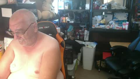 Snapshot of usgoober chatting on 06/13/26, 12:25 Eric online show from 06/13/26, 12:25