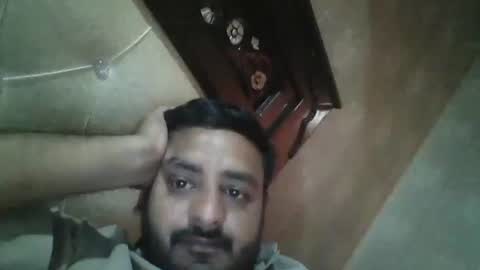 Snapshot of usman184 chatting on 01/28/25, 08:25 Mian184 online show from 01/28/25, 08:25