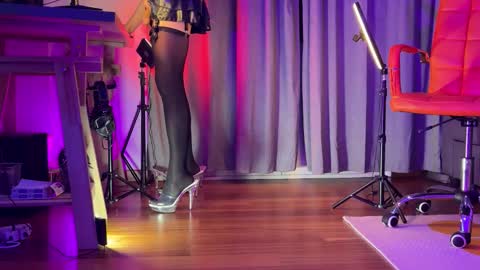 Snapshot of utopia2024 chatting on 11/01/25, 10:34 sdickyinout online show from 11/01/25, 10:34