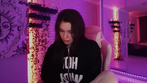 Snapshot of uwu_eva chatting on 12/08/24, 07:54 Eva online show from 12/08/24, 07:54