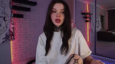 Snapshot of uwu_eva chatting on 12/11/24, 08:58 Eva online show from 12/11/24, 08:58