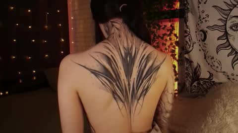 Snapshot of uwu_eva chatting on 12/12/24, 09:30 Eva online show from 12/12/24, 09:30