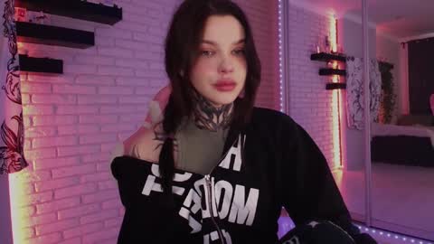 Snapshot of uwu_eva chatting on 12/16/24, 09:14 Eva online show from 12/16/24, 09:14