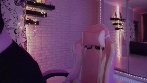 Snapshot of uwu_eva chatting on 12/23/24, 04:28 Eva online show from 12/23/24, 04:28