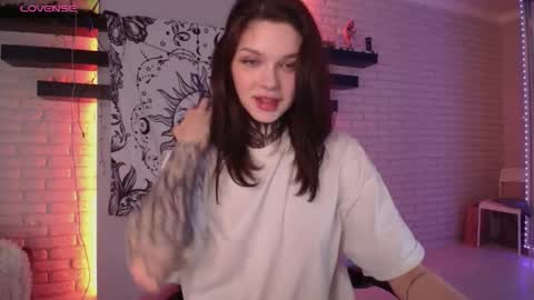 Snapshot of uwu_eva chatting on 01/31/25, 12:29 Eva online show from 01/31/25, 12:29