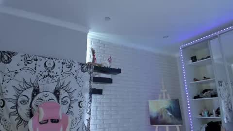 Snapshot of uwu_eva chatting on 03/04/25, 03:26 Eva online show from 03/04/25, 03:26