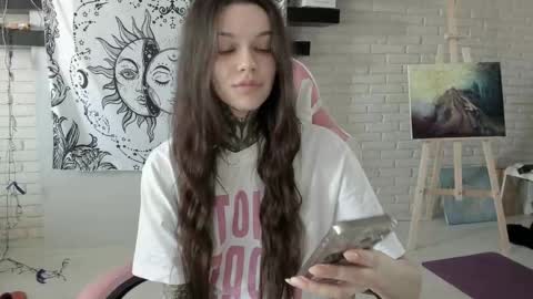 Snapshot of uwu_eva chatting on 03/11/25, 10:51 Eva online show from 03/11/25, 10:51