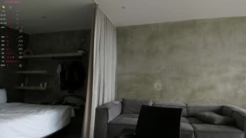 Snapshot of uwu_eva chatting on 10/20/25, 07:53 Eva online show from 10/20/25, 07:53