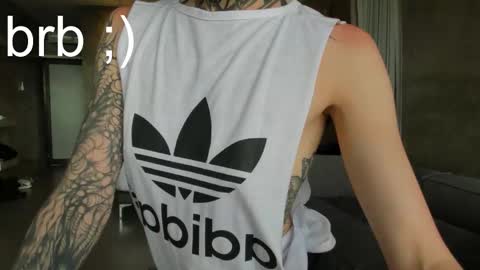 Snapshot of uwu_eva chatting on 11/03/25, 07:42 Eva online show from 11/03/25, 07:42