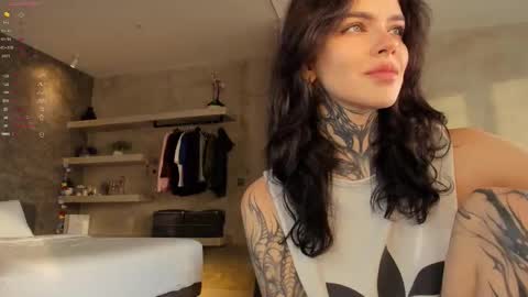 Snapshot of uwu_eva chatting on 12/05/25, 09:51 Eva online show from 12/05/25, 09:51