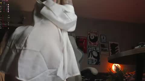 Snapshot of uwu_eva chatting on 07/02/26, 05:52 Eva online show from 07/02/26, 05:52