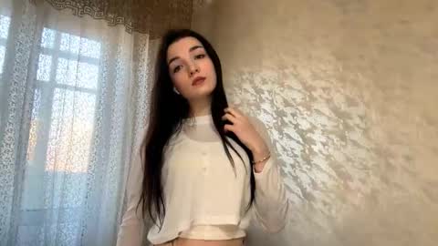 Snapshot of uwun_pinksi chatting on 02/27/26, 11:32 Lisi online show from 02/27/26, 11:32