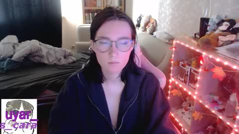 Snapshot of uyar_ chatting on 10/19/25, 11:33 Cara online show from 10/19/25, 11:33