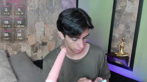 Snapshot of uyukie chatting on 09/17/25, 12:18 UYUKIE online show from 09/17/25, 12:18