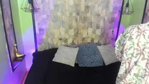 Snapshot of uyukie chatting on 10/23/25, 11:31 UYUKIE online show from 10/23/25, 11:31