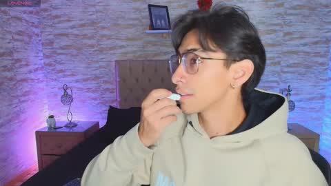 Snapshot of uyukie chatting on 11/03/25, 11:11 UYUKIE online show from 11/03/25, 11:11