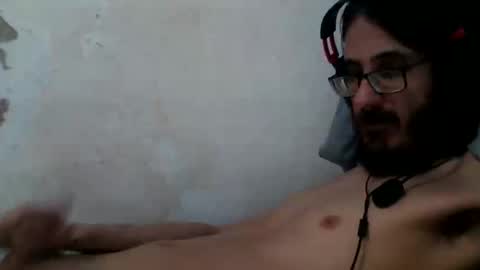 Snapshot of v1n1c1us chatting on 12/14/25, 01:00 Vinicius online show from 12/14/25, 01:00