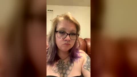 Snapshot of v3lm4 chatting on 07/18/26, 04:49 v3lm4 online show from 07/18/26, 04:49