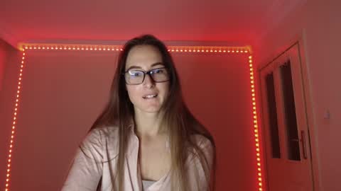 Valensiya online show from 11/08/25, 09:02