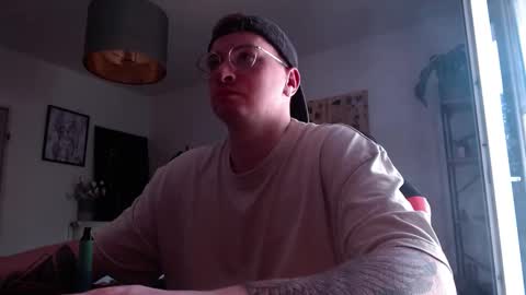 vacation__ online show from 09/19/25, 01:45