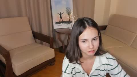 Snapshot of vacuumbarbie chatting on 07/08/26, 06:51 Agnet online show from 07/08/26, 06:51