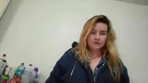 Snapshot of vagimosa chatting on 12/23/25, 03:26 vagimosa online show from 12/23/25, 03:26