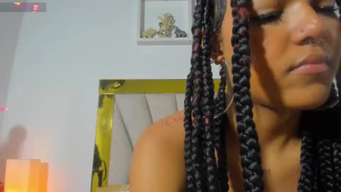 Snapshot of vahiolet_fuentes chatting on 01/05/25, 03:00 vahioleth  online show from 01/05/25, 03:00