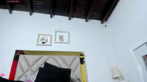 Snapshot of vahiolet_fuentes chatting on 02/19/25, 07:38 vahioleth  online show from 02/19/25, 07:38