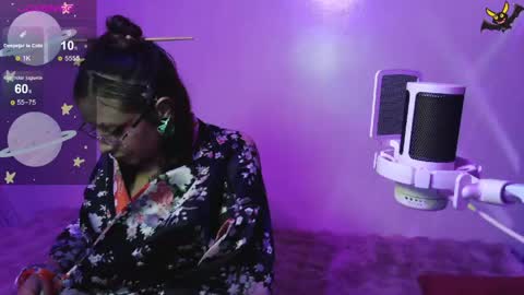 Vainilla Independent model online show from 04/23/26, 11:51