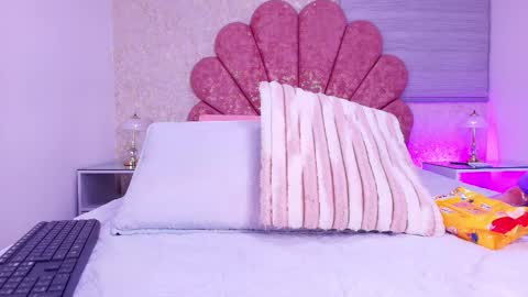 Snapshot of vaiolet_colls chatting on 02/26/26, 12:04 Vaiolet colls online show from 02/26/26, 12:04