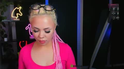 vaiolet_lovely online show from 04/22/26, 07:00