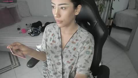 Vaioleth online show from 04/21/26, 12:00