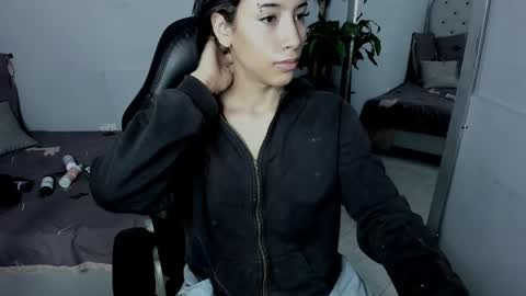 Snapshot of vaiolethsan chatting on 05/06/26, 12:32 Vaioleth online show from 05/06/26, 12:32