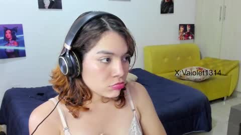 Snapshot of vaioletuwu chatting on 01/15/25, 11:00 Vaiolet1314 online show from 01/15/25, 11:00