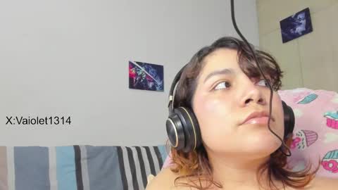 Snapshot of vaioletuwu chatting on 02/09/25, 12:41 Vaiolet1314 online show from 02/09/25, 12:41