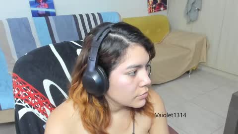 Snapshot of vaioletuwu chatting on 02/24/25, 02:40 Vaiolet1314 online show from 02/24/25, 02:40