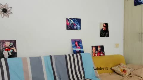 Snapshot of vaioletuwu chatting on 03/03/25, 12:16 Vaiolet1314 online show from 03/03/25, 12:16