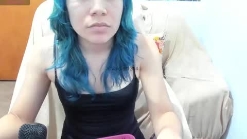 Snapshot of vaioletuwu chatting on 10/04/25, 02:31 Vaiolet1314 online show from 10/04/25, 02:31