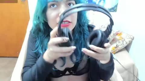 Snapshot of vaioletuwu chatting on 10/08/25, 01:47 Vaiolet1314 online show from 10/08/25, 01:47