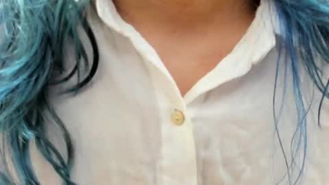 Snapshot of vaioletuwu chatting on 10/13/25, 03:17 Vaiolet1314 online show from 10/13/25, 03:17