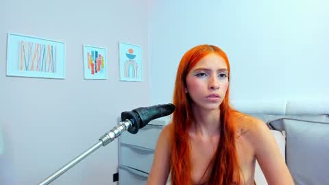 Snapshot of val_18 chatting on 07/19/26, 04:11 VALE online show from 07/19/26, 04:11